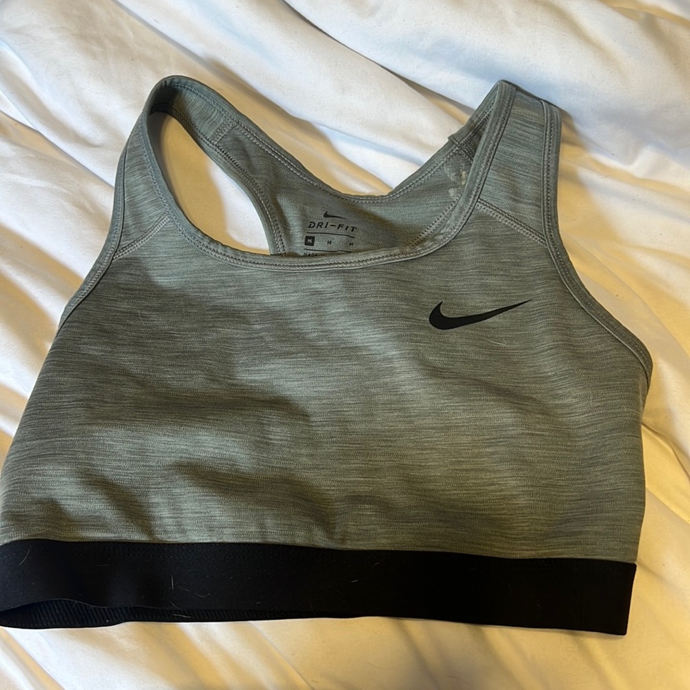 GREY NIKE SPORTS BRA